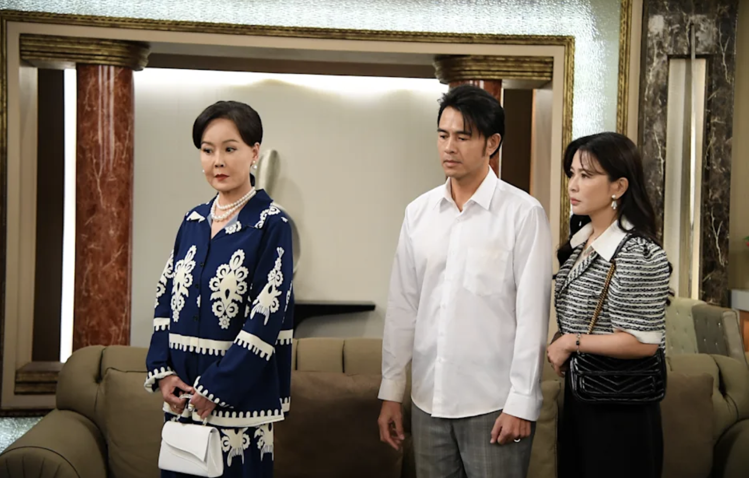 從小被笑沒娘！52歲本土女星「工地搬磚頭養家」和爸相依為命　拼多年「買2500萬孝親房」卻痛哭失聲