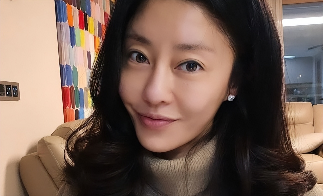 兩段婚姻皆失敗！昔日當紅女星「如今學美髮賺錢維生」　辛苦當單親媽嘆「一毛撫養費都沒拿過」