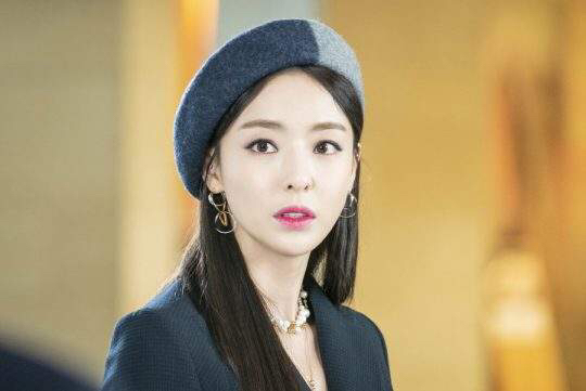 我和老公都不抽煙!家裡明明「只有我們夫妻住」 某天「偶然看到茶几上有煙灰」看監控後沈默了