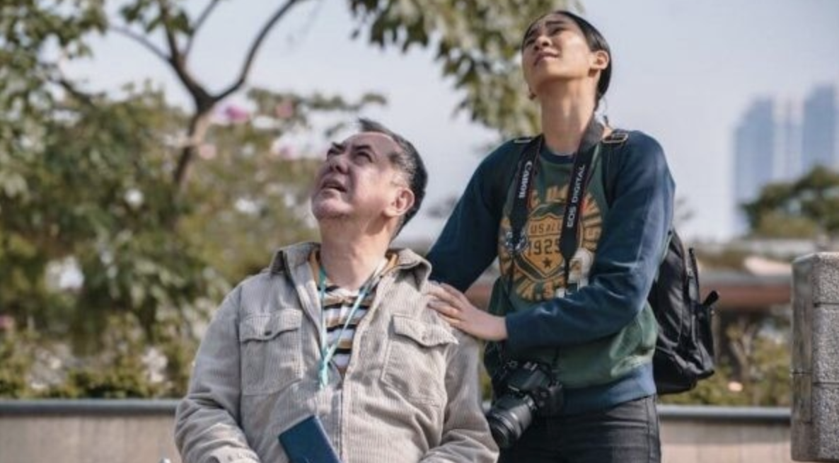 媳婦坐月子我去送雞湯,隔門聽到「媳婦和親家母對話」我在門口淚崩