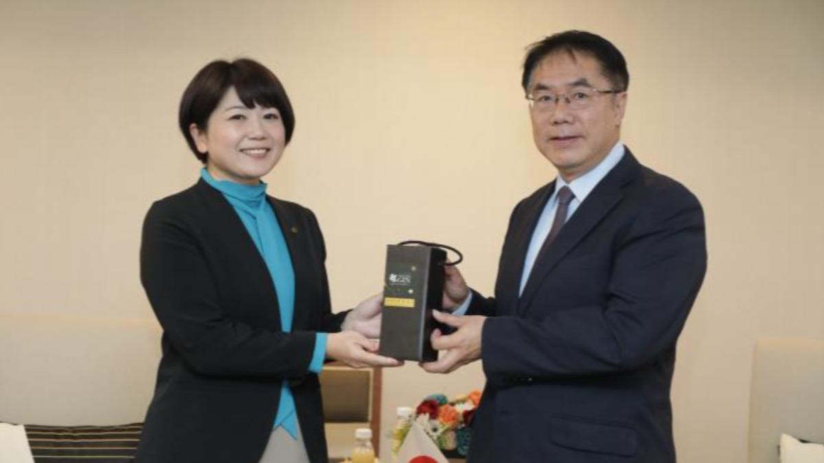 女市長驚爆「與已婚下屬上摩鐵」！她被抓到慌了解釋：「只是討論工作」