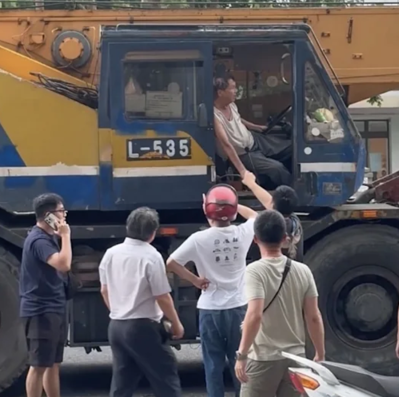 演藝圈傳噩耗！八點檔男星「摯愛遭吊車二度輾斃」　淚崩控訴兇手：「還想打折處理喪葬費」