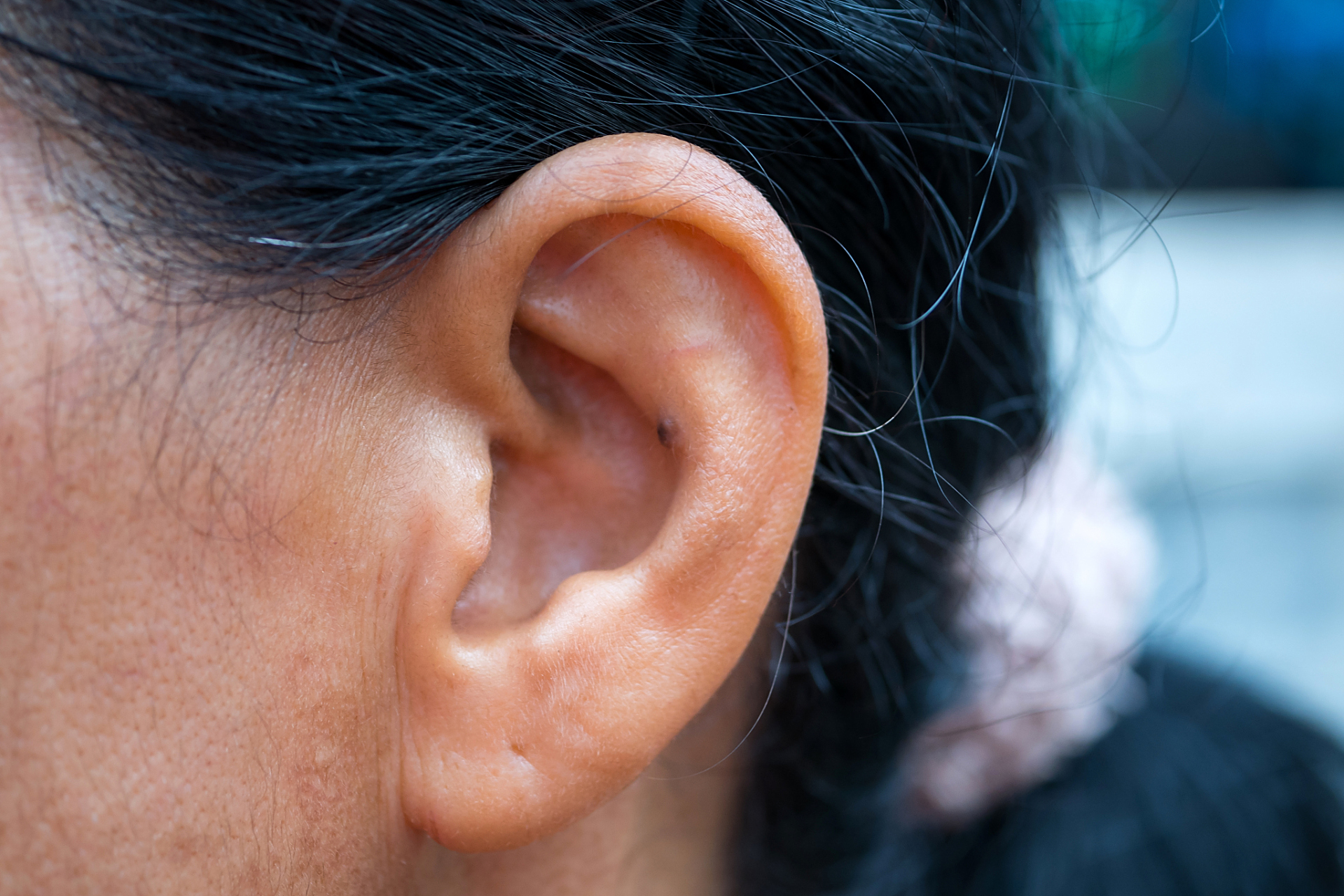 身體有癌，耳朵先知！耳朵「出現3個異常」暗示癌症來敲門了