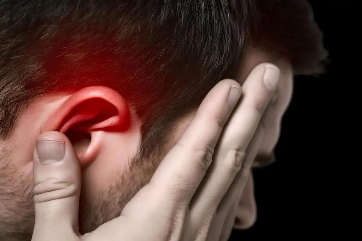 身體有癌，耳朵先知！耳朵「出現3個異常」暗示癌症來敲門了