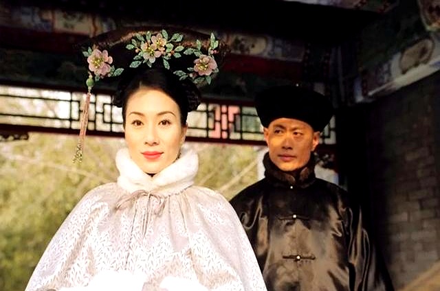 真的是本人！56歲演技派女星「淡出親自煮咖啡」　近照曝光「白滑美肌如少女」看不出年過半百