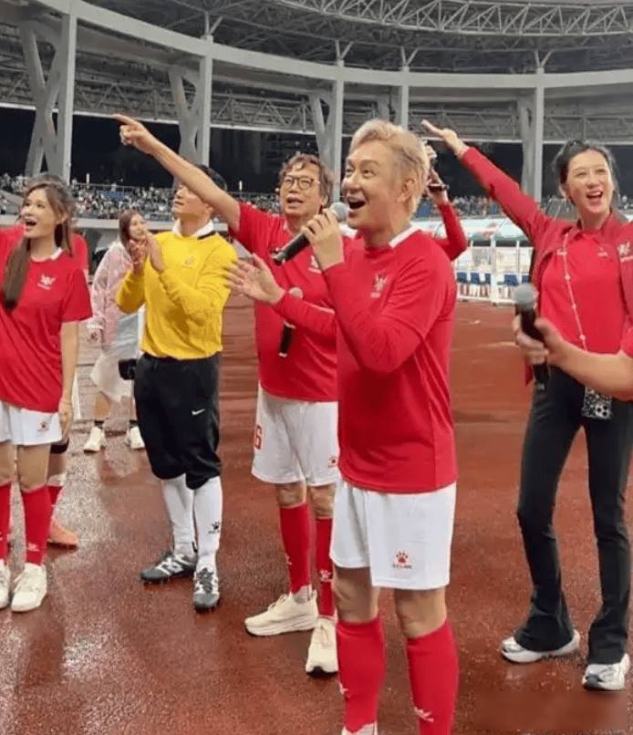 全家只有他在賺!資深演員「養育4孩子」不敢休息 如今現身街頭「斷崖式衰老」網認不出