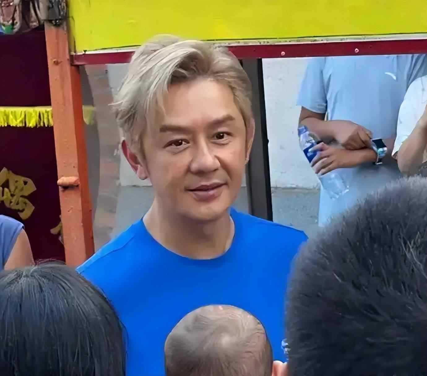 全家只有他在賺!資深演員「養育4孩子」不敢休息 如今現身街頭「斷崖式衰老」網認不出