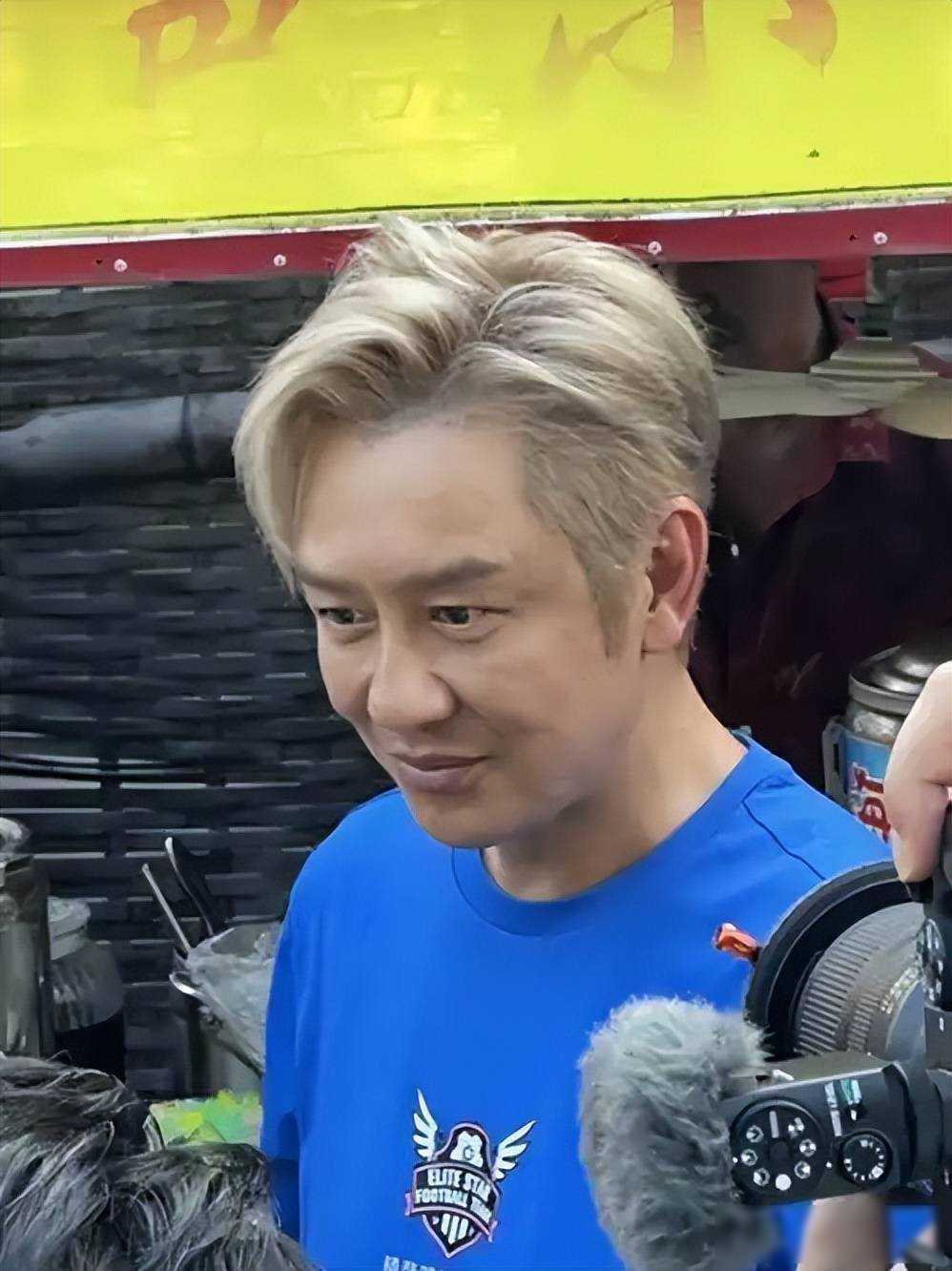 全家只有他在賺!資深演員「養育4孩子」不敢休息 如今現身街頭「斷崖式衰老」網認不出