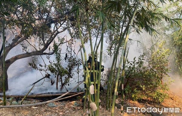 桃園突然冒濃煙！竟是77歲老翁「滾地被燒成火球」　緊急撲滅「送醫仍不治」