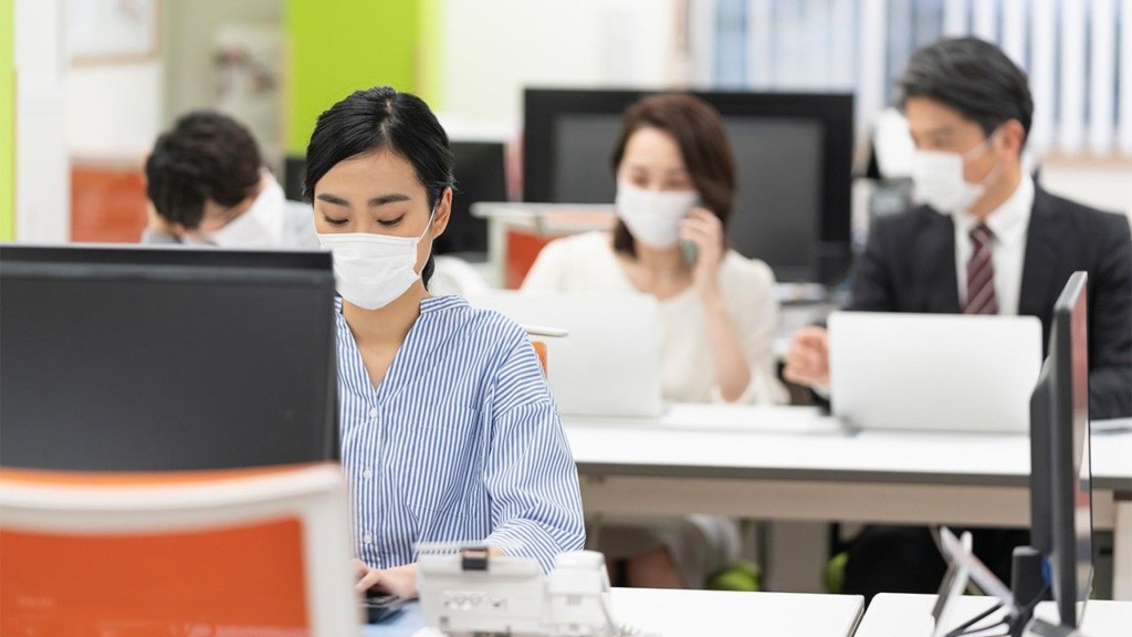 女員工請假3天「害公司倒閉」！她遭開除「還被討48萬賠償」
