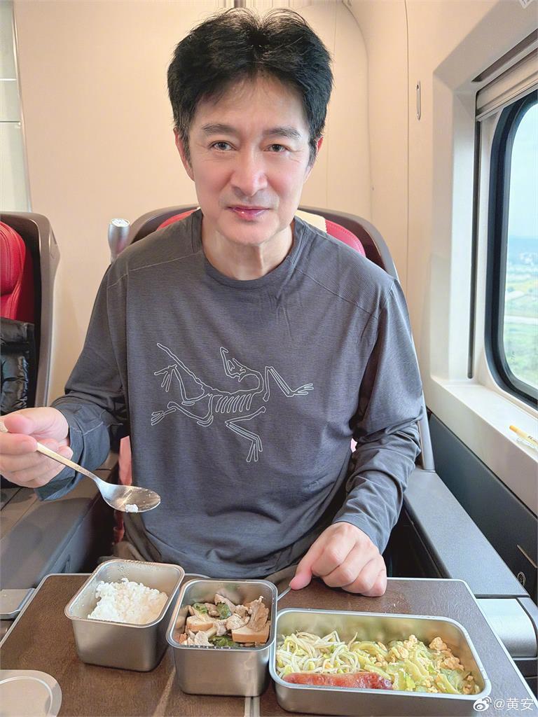 昔「檢舉周子瑜」狂舔共！62歲黃安「暴瘦臉凹認不出」網嚇傻：太憔悴....　