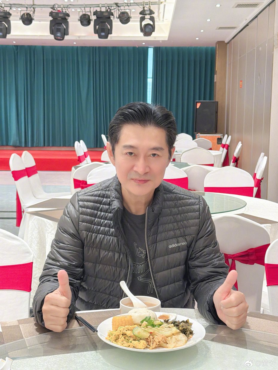 昔「檢舉周子瑜」狂舔共！62歲黃安「暴瘦臉凹認不出」網嚇傻：太憔悴....　