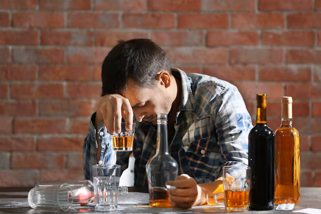 喝了恐喪命!這4種酒「已被列入黑名單」:為了身體好不要碰