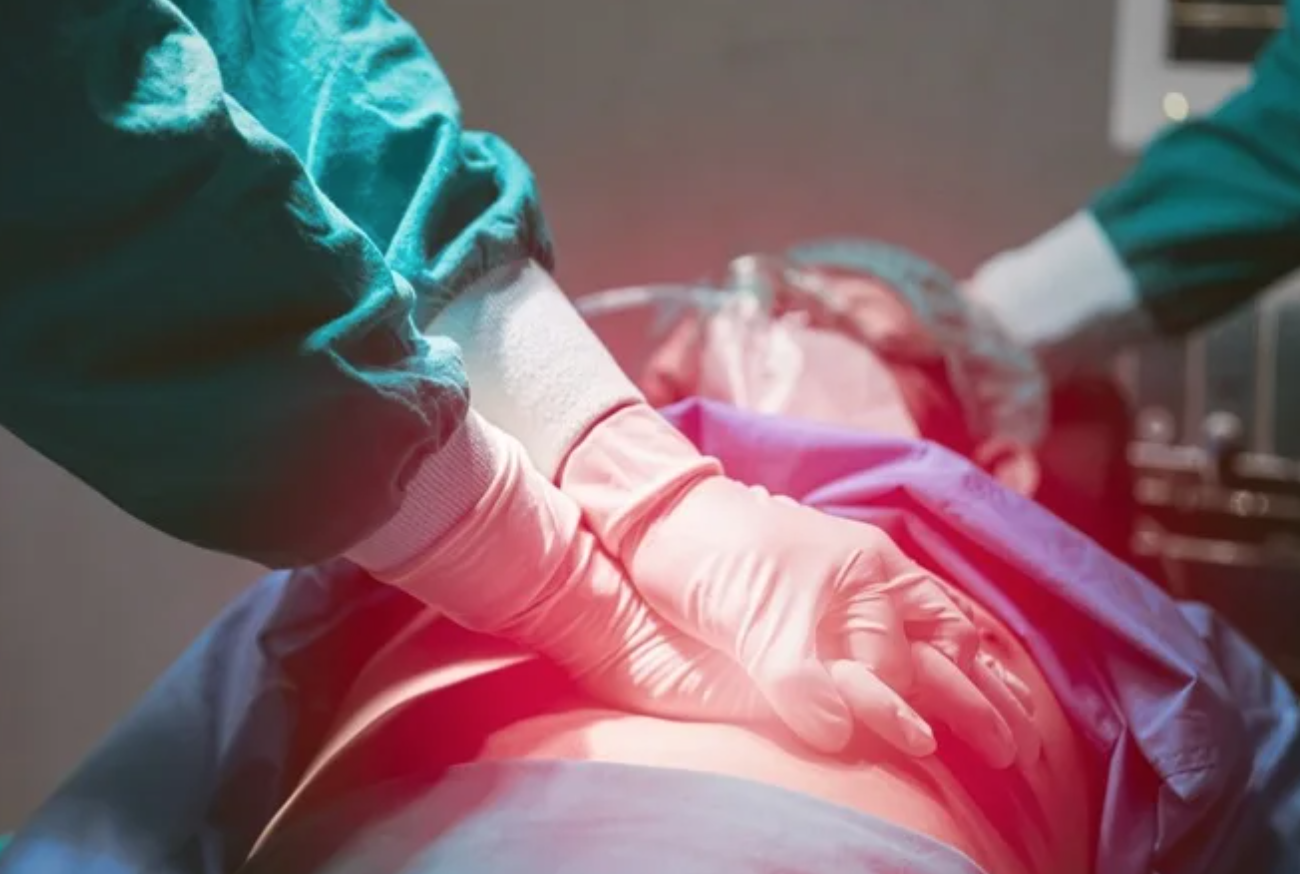 晚自習嬉鬧!14歲國三生「被女同學打中左胸」休克癱瘓 家屬崩潰「拿不到醫藥賠償」原因曝光了...