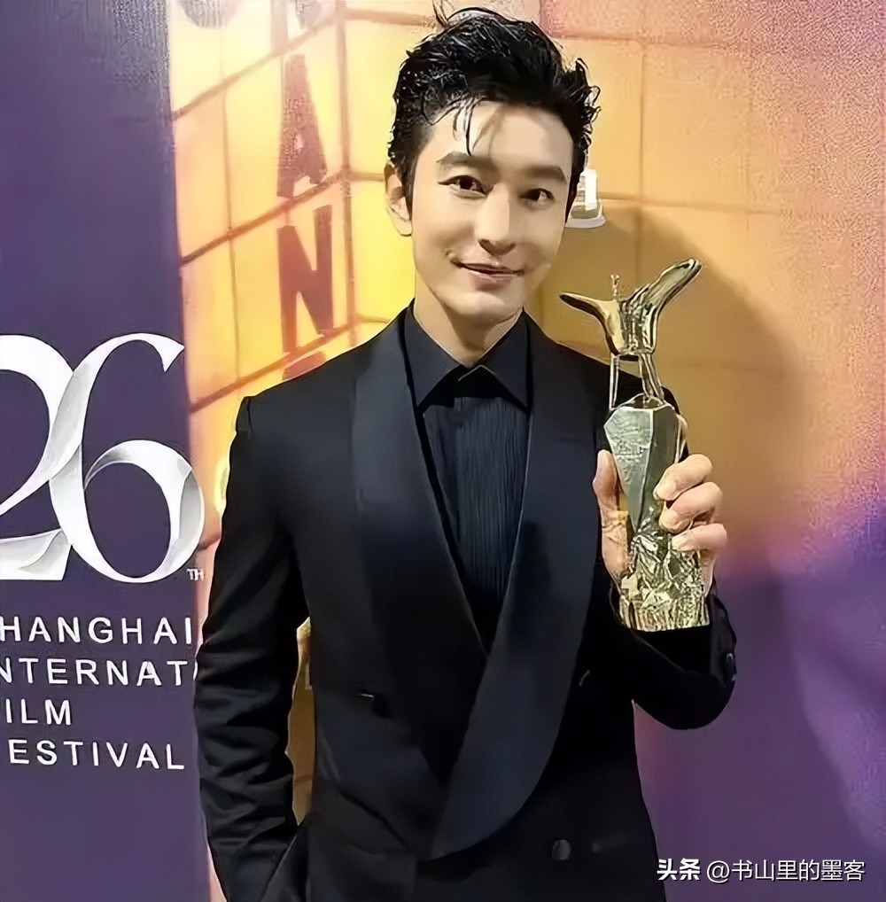 昔日離婚女神!47歲資深男星「被發現斷崖式衰老」 近照曝光「1亮點明顯變了」網搖頭:帥氣不再