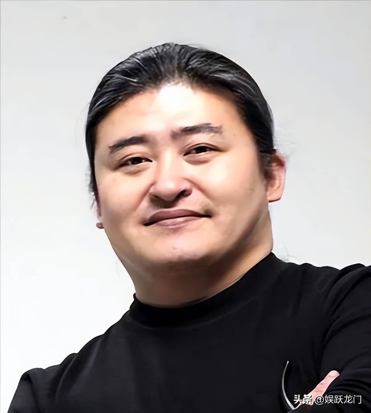 受盡病魔折磨!62歲知名男星「痛不欲生淡出演藝圈」 近況曝光 「已回不到事業巔峰」:想補償她們