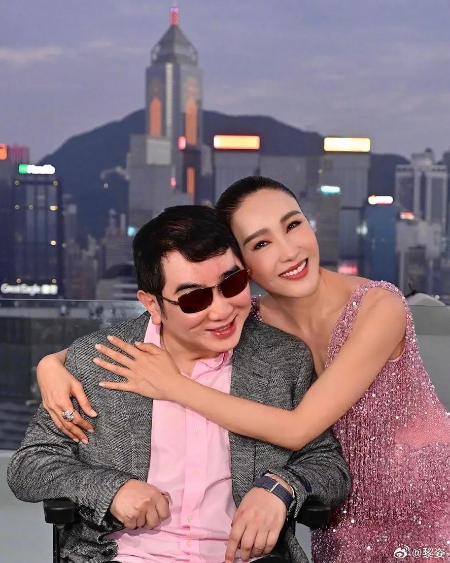 始終選擇善良!昔日第一美人「為照顧重傷弟息影」 後又「嫁殘疾老公」時隔17年亮相