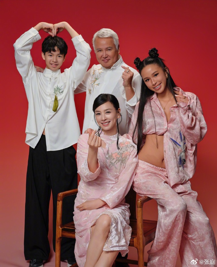 媽媽是第一美女!張庭愛女「從小被笑像老鼠」飽受爭議 如今15歲「變身170cm超模」神逆襲:越大越漂亮