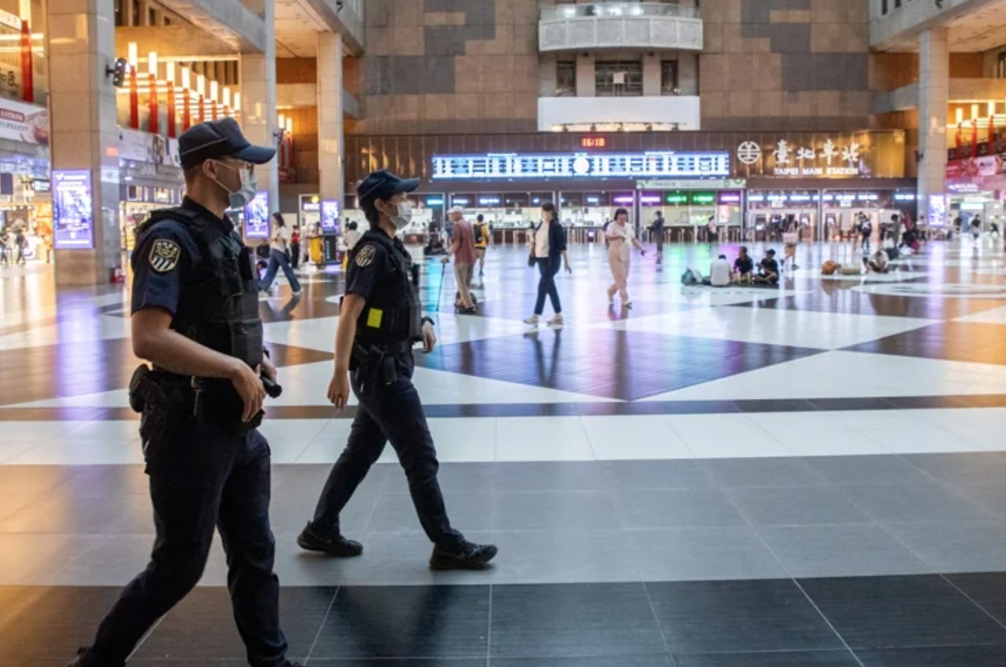 北車侵犯案「受害者竟是71歲老婦」!通緝犯「狂講撩妹噁話」她痛批:不是人!