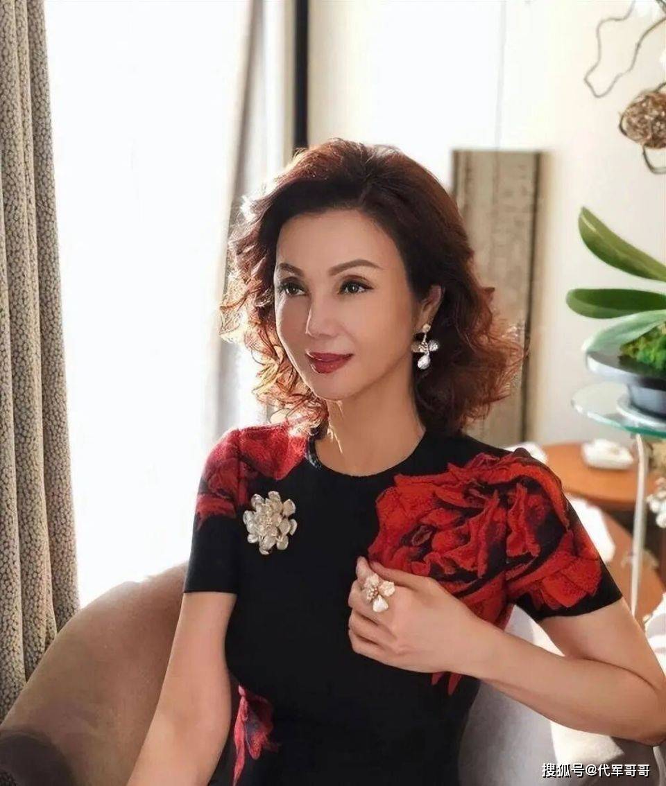 遭王祖賢戴綠帽!69歲資深女星「遭豪門尪拋棄」孤苦無依 30年後逆襲「成為人生贏家」故事太勵志