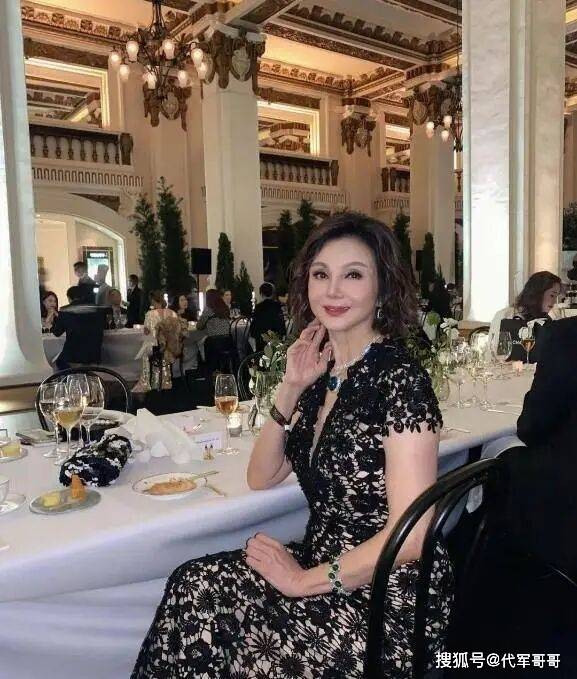 遭王祖賢戴綠帽!69歲資深女星「遭豪門尪拋棄」孤苦無依 30年後逆襲「成為人生贏家」故事太勵志