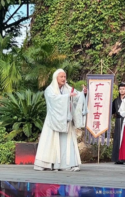 演過無數經典反派!67歲資深男星「今現身風景區打工」 頂高溫「憔悴盡顯老態」令人心疼