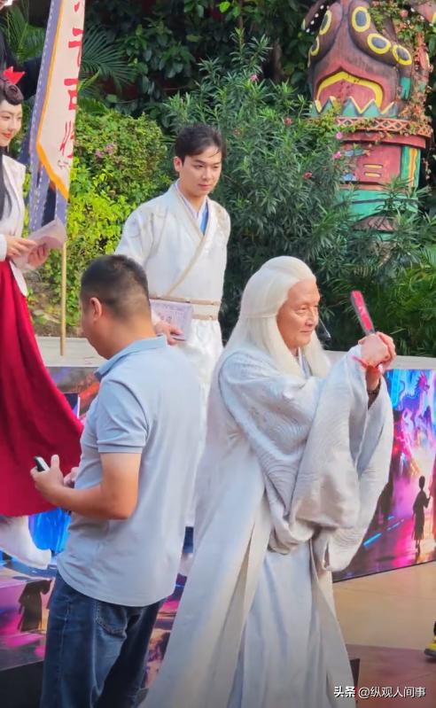 演過無數經典反派!67歲資深男星「今現身風景區打工」 頂高溫「憔悴盡顯老態」令人心疼