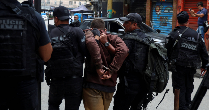 驚傳64死「4警殉職」!多條交通中斷