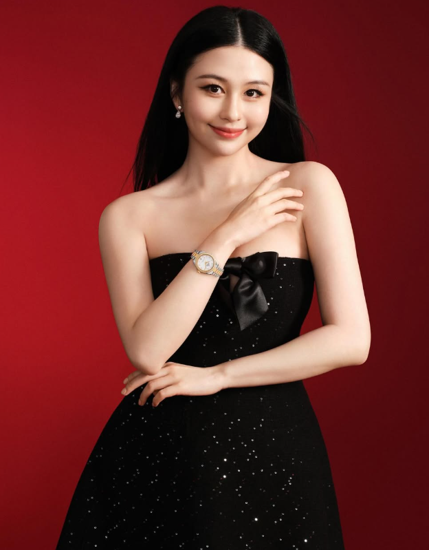 像極了媽媽年輕時!星二代「萬聖節裝扮九尾狐」 表情魅惑「美貌不輸媽」網尖叫:根本電影女主臉