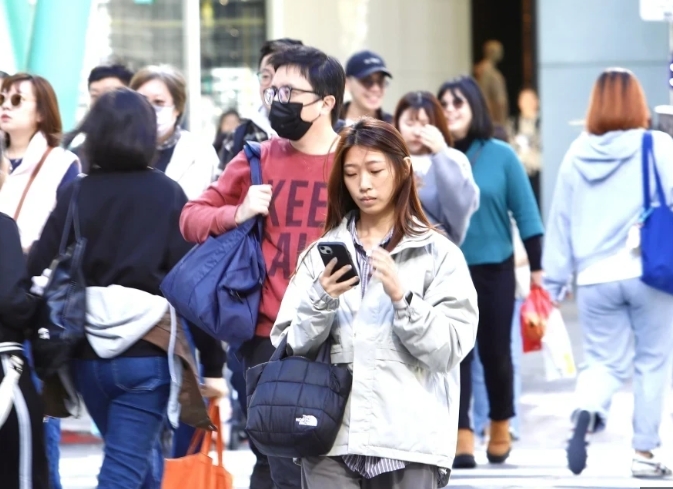 最後的好天氣!全台風雲變色「低溫跌破1字頭」 後面更強「連4天大雨狂襲」