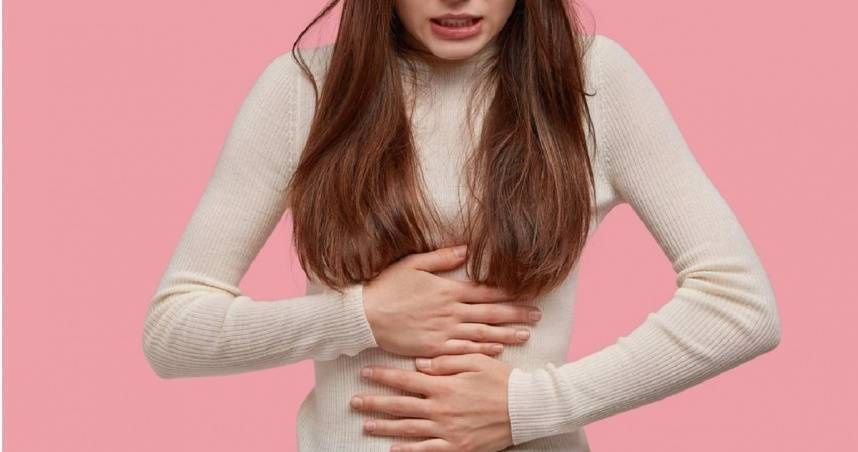 摘子宮後狂漏尿!44婦女淚控切除後「胃和膀胱掉下來」引發後遺症 醫揭真相「問題出在它」