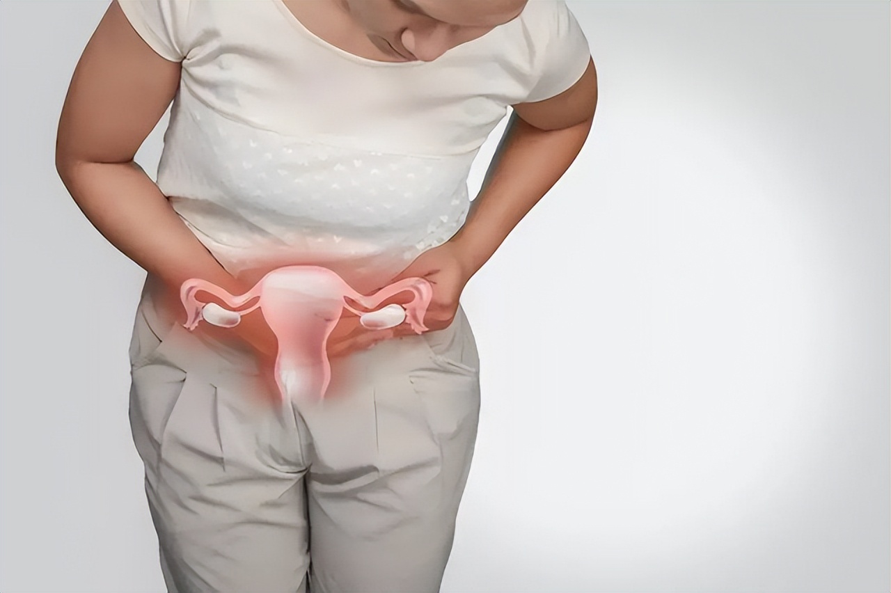 摘子宮後狂漏尿!44婦女淚控切除後「胃和膀胱掉下來」引發後遺症 醫揭真相「問題出在它」