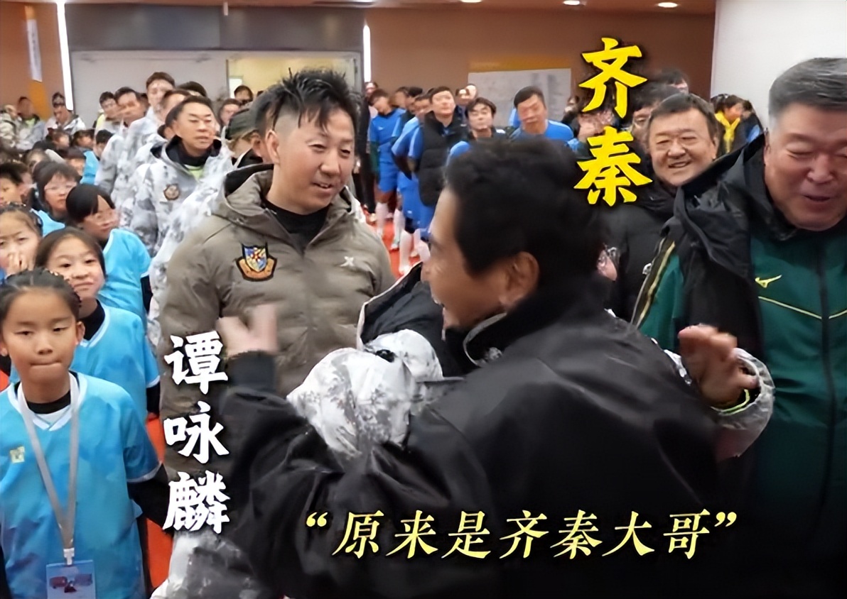 組隊踢足球!75歲大咖男星「身材走樣胖成球」 詭異1部位「網驚呼不正常」:出問題了...