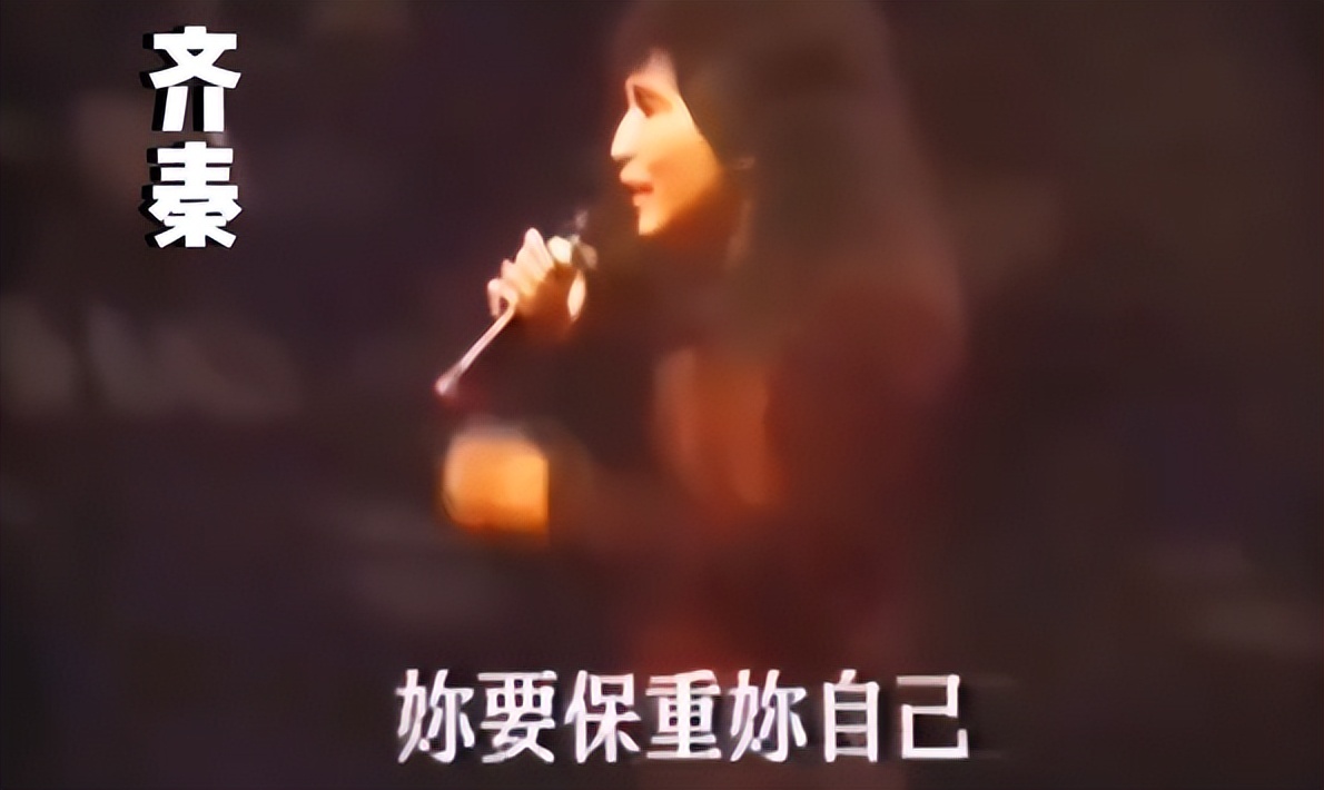 組隊踢足球!75歲大咖男星「身材走樣胖成球」 詭異1部位「網驚呼不正常」:出問題了...