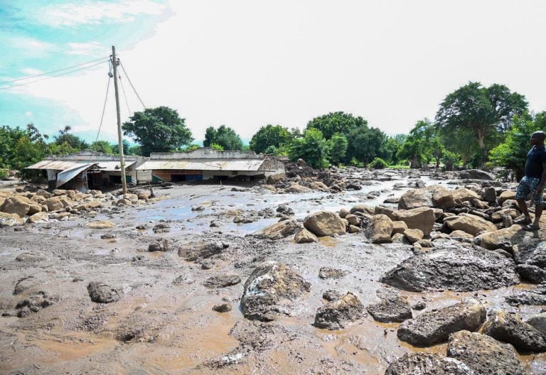 突然山崩！一整片墜落「釀21死30失蹤」救援現況曝光