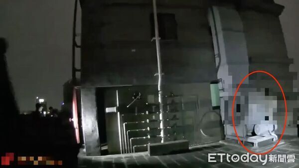 快訊／三重驚傳1死2傷！前男友砍殺姊妹「15樓跳下身亡」　警方曝光「行兇原因」