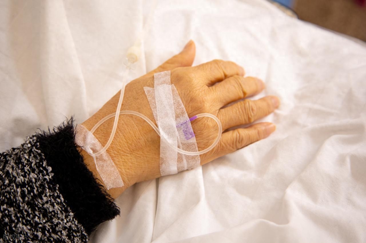 癌症來臨,身體會喊痛!這6處出現疼痛「恐是癌症上門」:別以為只是累