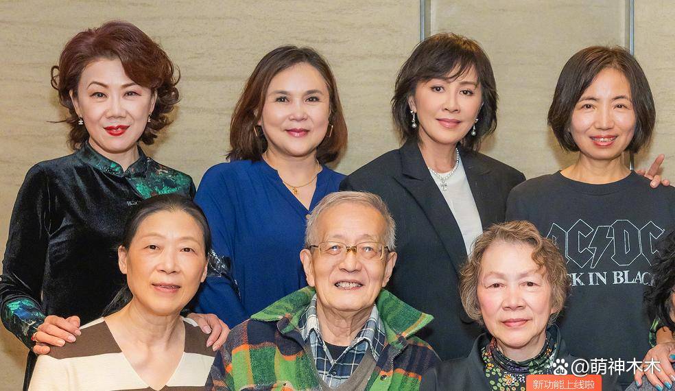 時隔50年！59歲劉嘉玲「曬出同學會合照」夢迴童年　網卻發現「臉部1處亮點」：大輸普通人...