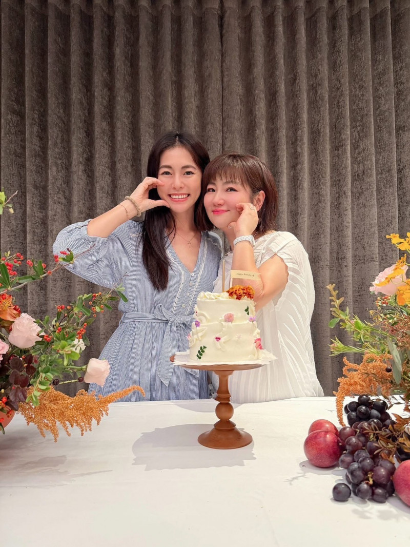 飄濃濃孕味!Selina歡慶44歲生日「驚喜亮相圓一圈」 網驚喊「如願懷第2胎」經紀人大方回應了