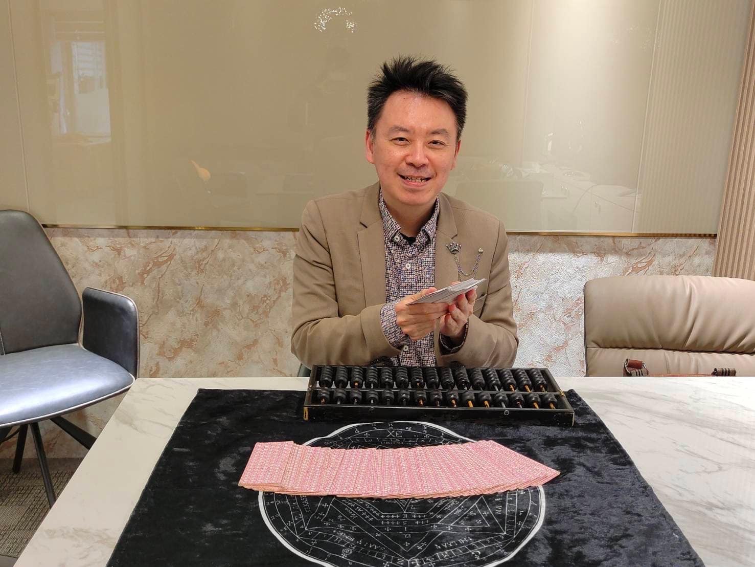 11月星象大洗牌!「12星座運勢排行」出爐:冠軍「事業、愛情兩得意」一路好運到跨年