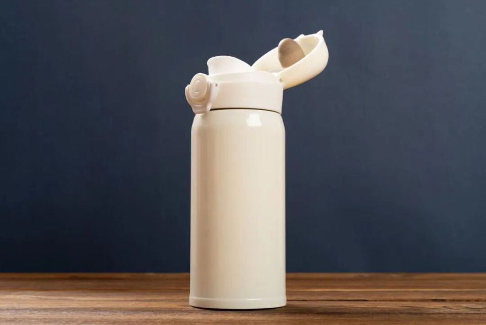 小心讓你慢性中毒!「這一款保溫杯」別再用 選購保溫瓶「注意4關鍵」才安全