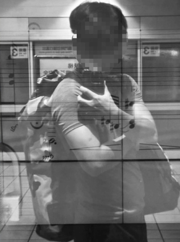 拿刀砍姊妹!新北退伍職軍「拒捕墜15樓身亡」 母痛哭曝「生前最後通話」