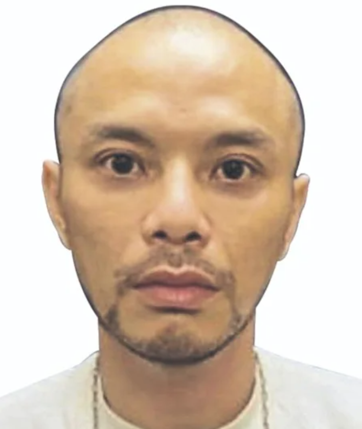 快訊/捲台灣女神命案!黃明志遭通緝「藏2天終於現身」 到警局「突然自拍」聲明曝光