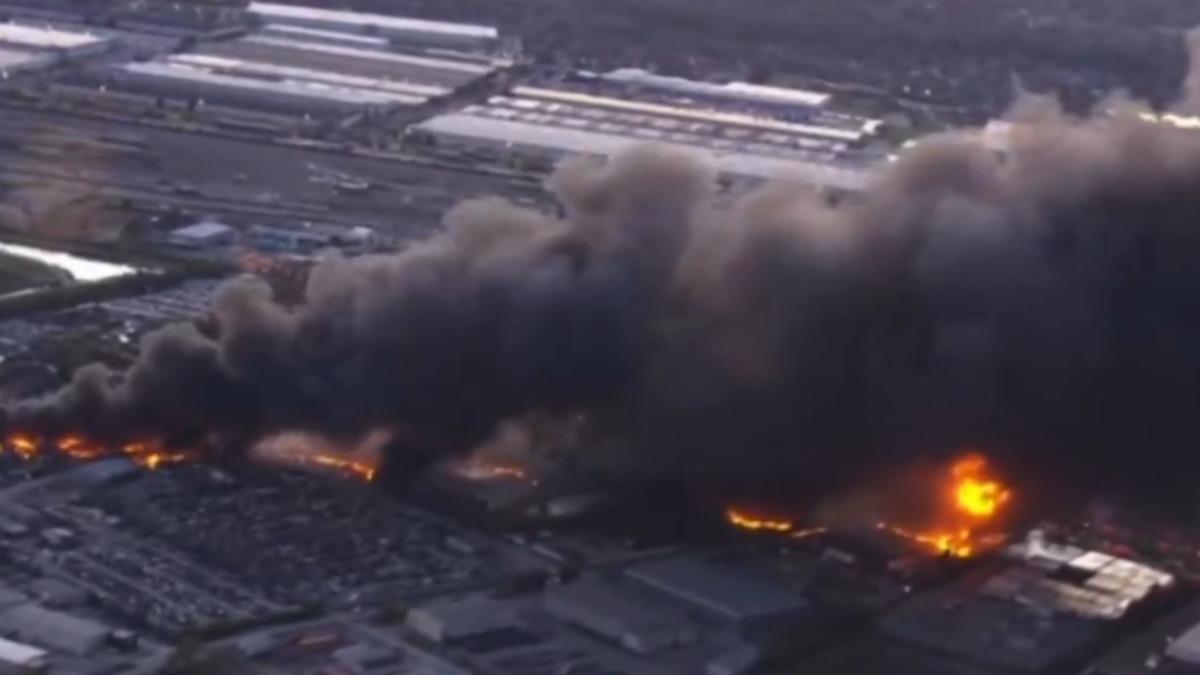 燒成火球!驚傳墜機「至少3死11傷」...救援曝光「傷亡持續擴大」