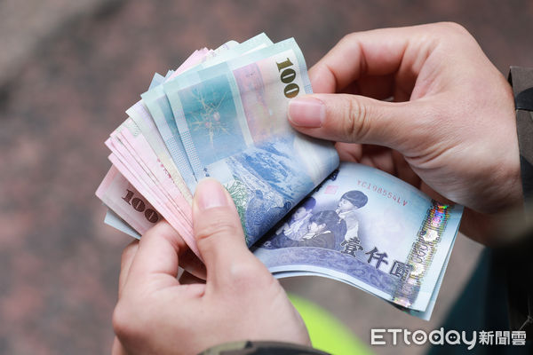 快訊/普發1萬來了!今日正式開放登記「最快這一天」錢就到手