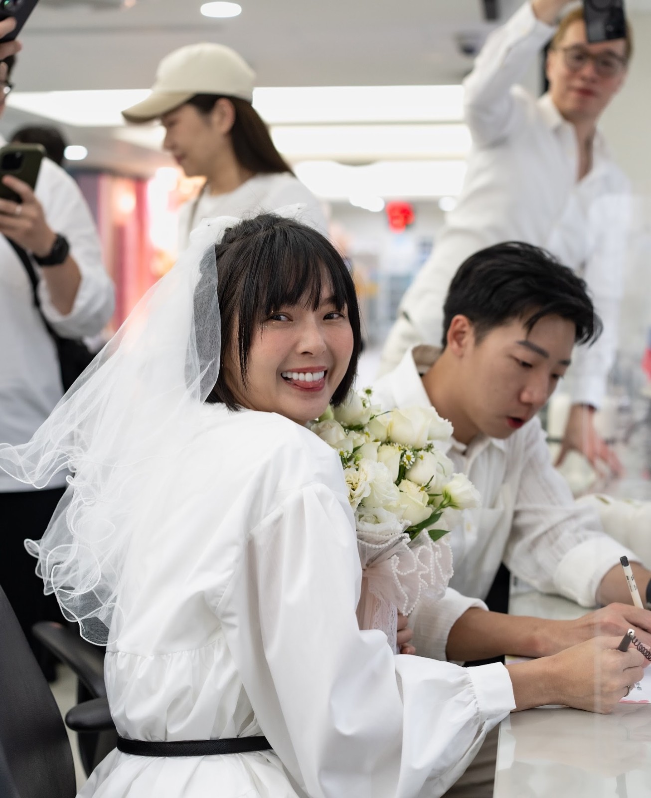 快訊/38歲台灣女星結婚了!曬老公帥氣正臉笑喊:「終於嫁出去啦」