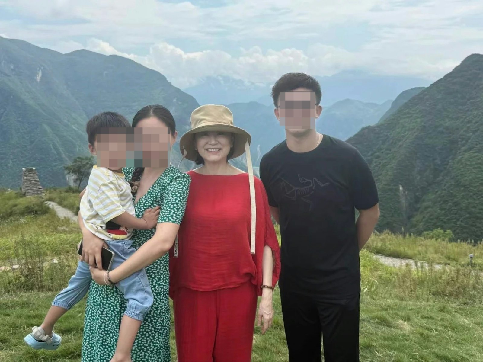 不醫美照樣凍齡!林青霞曬「71歲慶生美照」 氣色紅潤「膚質0瑕疵如少女」網讚:歲月不敗美人❤️