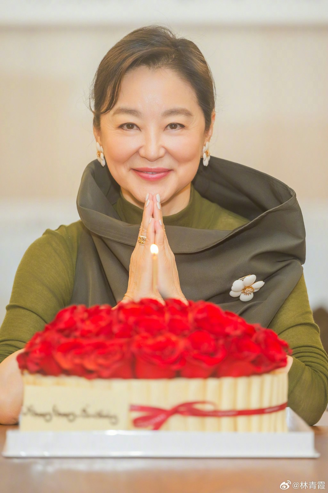 不醫美照樣凍齡!林青霞曬「71歲慶生美照」 氣色紅潤「膚質0瑕疵如少女」網讚:歲月不敗美人❤️