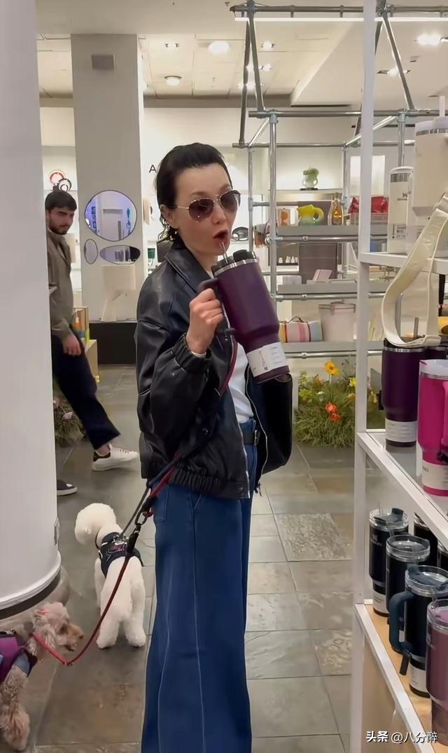 離婚單身多年！張曼玉「巔峰時淡出」隱居國外　61歲「逛寶寶衣服」突驚喜公開：是時候向你們介紹了