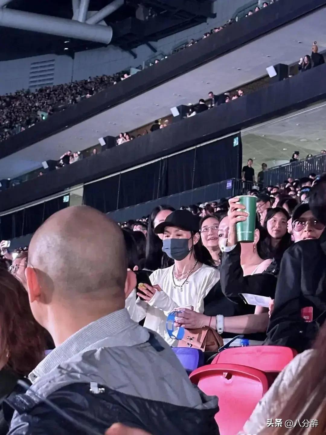 離婚單身多年！張曼玉「巔峰時淡出」隱居國外　61歲「逛寶寶衣服」突驚喜公開：是時候向你們介紹了